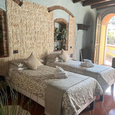 Monolocale Adelaide Abbadesse Guest House Milan Exterior photo