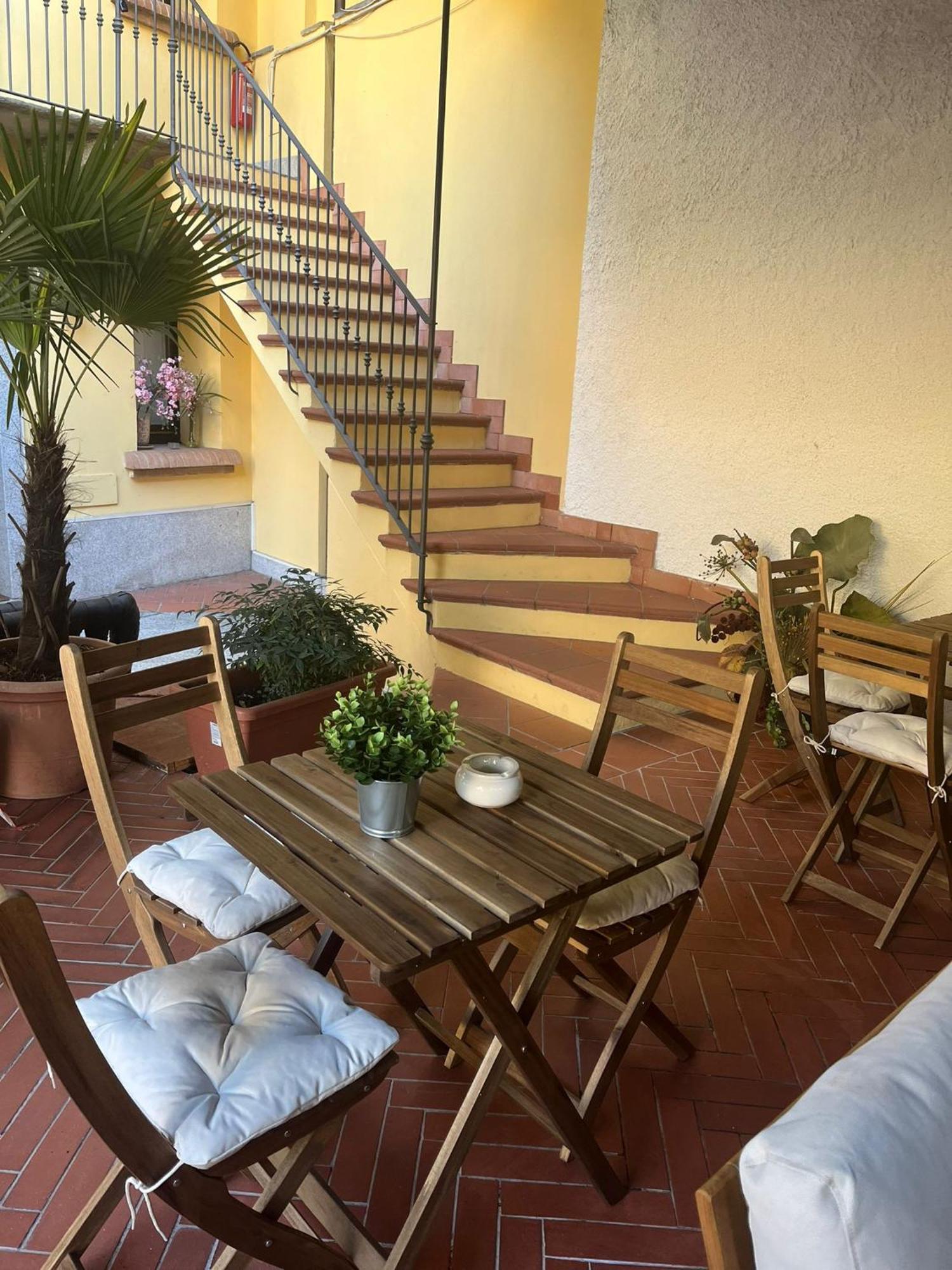 Monolocale Adelaide Abbadesse Guest House Milan Exterior photo