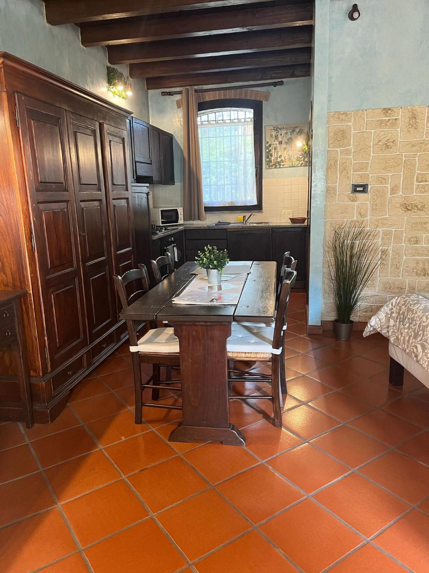 Monolocale Adelaide Abbadesse Guest House Milan Exterior photo